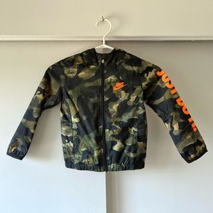 Nike Toddler Camouflage Rain Jacket NWOT